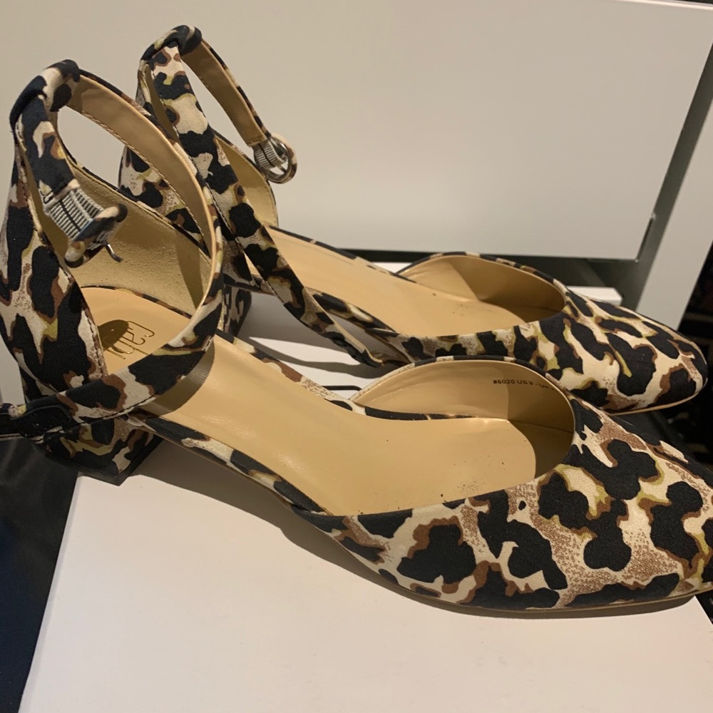 Cabi Kiki Leopard Ankle Strap Shoes Size 9
